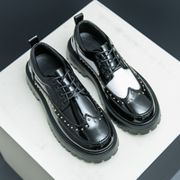 Chaussures habillées décontractées pour hommes en cuir PU, style brogue, à bout rond, à semelle épaisse, à talons hauts, pour affaires et occasions formelles
