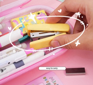 Mini <span class=keywords><strong>grapadora</strong></span> de color caramelo con grapas, <span class=keywords><strong>grapadora</strong></span> <span class=keywords><strong>pequeña</strong></span> y bonita para escritorio, regalo para uso de estudiantes o de oficina - Product Image 5