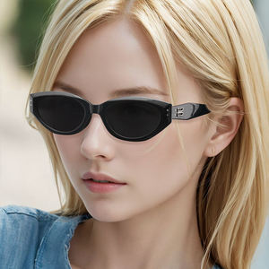 不規則な猫目サングラス2024女性男性流行の屋外UV保護ロゴカスタムシェードサンメガネ - Product Image 3