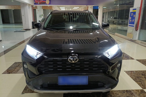 Toyota RAV4 Usata <span class=keywords><strong>Nera</strong></span> 2021 in Ottime Condizioni, Chilometraggio Ridotto, 2021-2025, Molti Veicoli Usati in Vendita, Riparati e Senza Incidenti - Product Image 2
