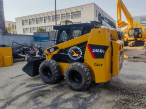 Chargeuse compacte sur pneus Caterpillar Cat 246D d'occasion, 95% neuve, 4x4, petit modèle, prix abordable - Product Image 4