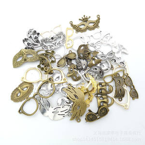 Pendentif personnalisé en métal logo lettre d'amour composants de bijoux sac à breloques en laiton vintage argenté doré accessoires Keychian - Product Image 4