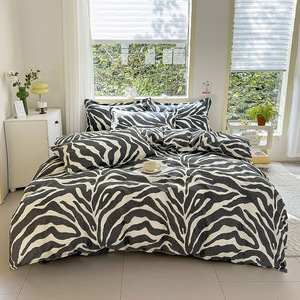 Ensemble de couette en gros d'usine, taille Queen, ensemble de literie à imprimé léopard doux pour un usage domestique - Product Image 2