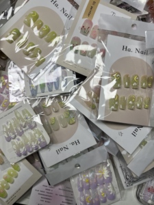 Faux ongles à presser faits main en acrylique, couvrance totale, luxe, forme carrée, motif fleur 3D, style sac surprise, styles <span class=keywords><strong>et</strong></span> tailles aléatoires, vente en gros - Product Image 3