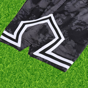 Pantalones cortos de baloncesto y pantalones cortos de fútbol de moda americana de calle de alta calidad personalizados al por mayor con tela de malla de secado rápido - Product Image 3