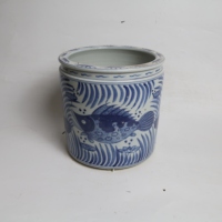 Pot décoratif en porcelaine bleue et blanche, motif peint à la main de poissons et d'algues, pot de fleurs en céramique antique, ornement de décoration pour la maison et le bureau, OEM