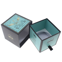 Boîte en papier recyclé de luxe personnalisée pour bougie d'huile essentielle emballage postal en carton de luxe gaufrage pour l'expédition de cadeaux