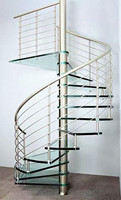 Escalier en spirale flottant extérieur moderne personnalisé, structure en acier gainant l'espace, marches en bois massif, système de garde-corps en câbles d'acier