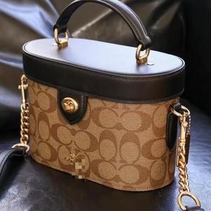 กระเป๋าเครื่องสำอางสำหรับผู้หญิงรุ่นใหม่ kay 20 จาก Koujia เป็นกระเป๋าสะพายข้างคุณภาพสูงที่สามารถถือหรือสะพายไหล่ได้ - Product Image 3