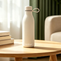 Bouteille d'eau isotherme en acier inoxydable à double paroi de 500 ml avec logo personnalisé et sangle en silicone pour les voyages et les cadeaux