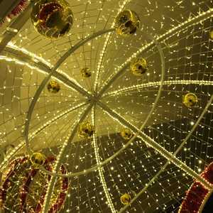 Arche d'entrée géante <span class=keywords><strong>de</strong></span> Noël en forme <span class=keywords><strong>de</strong></span> boule, motif LED étanche IP65, décoration lumineuse à traverser - Product Image 4