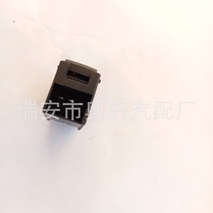 สวิตช์กระจกไฟฟ้าด้านผู้โดยสาร 3B0959855B สำหรับเปลี่ยนในรถยนต์ - Product Image 4
