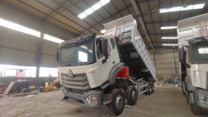 Camión Tractor Sinotruk Sitrak Howo Max 8*4 de Alta Calidad con Motor Diésel de 430hp - Product Image 6