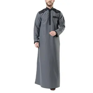 Penjualan terlaris pabrik jubah Arab pria desain kerah berdiri kelas atas pakaian bordir abu-abu jubah Muslim