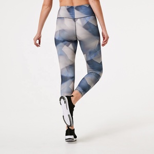 Leggings de yoga pour femmes imprimés confortables de style 2021 avec un stretch quadridirectionnel et un matériau 100% polyester écologique - Product Image 5
