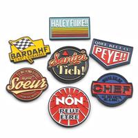 Aimant de réfrigérateur en métal émaillé personnalisé avec logo et motif pour la décoration de la maison, idéal pour les cadeaux souvenirs d'entreprise