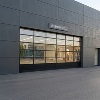 Portes de garage modernes en verre et aluminium, prix bas, noires, étanches, sécurité, design graphique, style sectionnel