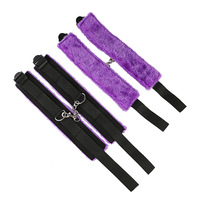 Bondage Sexy en peluche 26 pièces menottes costume en cuir Sexy jeux pour adultes collier pinces à mamelon fouet produits sexuels