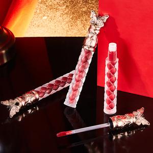 Nuevo lápiz labial esmalte de labios rojo mariposa bálsamo labial piel iluminadora blanca Mayorista mate Producción de pedidos pequeños - Product Image 3