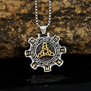 Collar con colgante vikingo de acero inoxidable con diseño de runas para hombre, accesorio de joyería de regalo, colgante único con patrón geométrico - Product Image 1