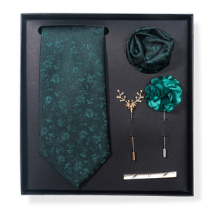 Set Regalo <span class=keywords><strong>da</strong></span> 6 Pezzi di Cravatta <span class=keywords><strong>da</strong></span> <span class=keywords><strong>Uomo</strong></span> Elegante a Righe Jacquard in Poliestere con Colletto Cashew, Foulard Quadrato e Fermacravatta - Product Image 3