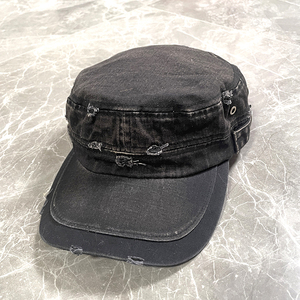 Cappello Cadet in Cotone Lavato Fatto a Mano, Stile Retrò Nero con Occhielli Metallici, Effetto Usurato e Strappato, per un Look Outdoor Robusto - Product Image 1