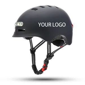 2023 nuovo casco luminoso a Led per bicicletta da bicicletta per adulti CE con luce di segnalazione anteriore e posteriore