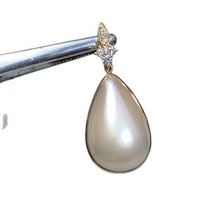 Colgante de Perla Mabei de la Isla Amami G18k, 15x24mm, Oro Grueso con Incrustaciones, Joyería Fina - Product Image 5