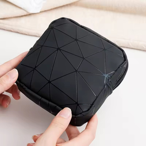 Bolsa de Almacenamiento de Toallas Sanitarias Portátil, Plegable, de Gran Capacidad, con Cierre de Cremallera, Material PU, Superventas Transfronterizo, para Estudiantes de Secundaria - Product Image 1