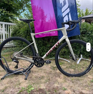 DEAL ARRIVAL 2025 Vélo <span class=keywords><strong>de</strong></span> gravier géant Revolt Advanced 2 VÉLO <span class=keywords><strong>DE</strong></span> <span class=keywords><strong>ROUTE</strong></span> ÉLECTRIQUE - Product Image 1