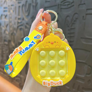 Nouvelle console de jeu mini anti-stress Tic-tac-toe portable, porte-clés lumineux, pendentif, machine à poupées, jouet, cadeau, vente en gros - Product Image 3