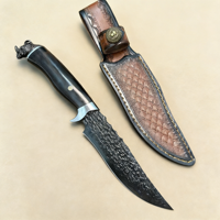 Couteau de chasse tactique de survie en plein air personnalisable OEM, forgé en Damas VG10, à lame droite, manche en bois, étui en cuir