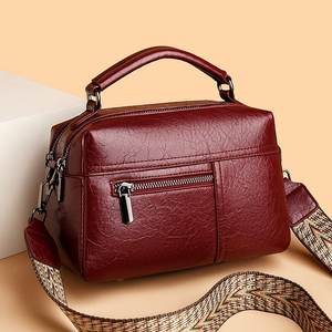 Directo de fábrica, bolsos nuevos para mujer, correa de hombro ancha de gama alta, bandolera de un solo hombro, bolso cuadrado pequeño Retro de piel de vaca - Product Image 6