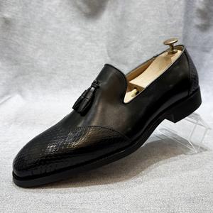 Mocasines casuales de negocios para hombre de alta calidad, hechos de cuero vacuno de primera calidad con cubierta transpirable para los pies. Zapatos de lujo para hombre. - Product Image 1