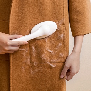 Reusable Self-cleaning <b>Brush</b> for Removing Hair <b>Brush</b> <b>Pet</b> Hair Remover Portable Lint Remover - Product Image 5