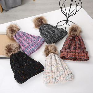 <span class=keywords><strong>Bonnet</strong></span> tricoté chaud pour femmes d'automne et d'hiver avec boule de fourrure pour <span class=keywords><strong>Amazon</strong></span> Bonnets de style de rue européens et américains Chapeau d'hiver - Product Image 4
