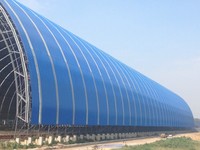 Structures préfabriquées en acier léger Conception de toit incurvé Hangar en acier de construction avec services de traitement de soudage et de coupe en flexion