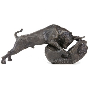 Statues de taureau et d'ours en métal personnalisées célèbres, sculpture de taureau et d'ours en bronze en <span class=keywords><strong>charge</strong></span>, à vendre - Product Image 1