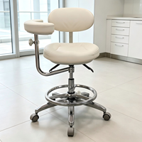 Chaise d'Infirmière Dentaire avec Accoudoir Rotatif à 360 Degrés pour un Accès Facile et une Manipulation des Instruments, Tabouret d'Assistant Dentaire en Cuir Microfibre