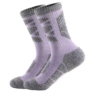 2024 New style wholesale custom mid-calf sports hiking socks thick warm outdoor climbing mountain socks