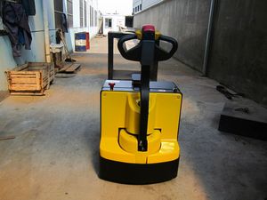 Prix bon marché de gros en usine 2 tonnes 2.5 tonnes 3 tonnes Transpalette électrique autonome avec batterie au plomb - Product Image 2