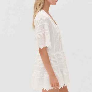 Robe courte en dentelle plissée brodée de haute qualité, à manches courtes et col en V, broderie personnalisée, mini-robe en coton biologique - Product Image 3