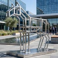 Miroir de jardin de villa avant-gardiste sur mesure, cadre cubique en acier inoxydable, monument équestre, sculptures en acier inoxydable