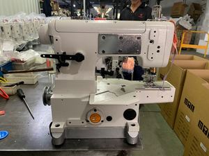 Machine à coudre interlock SF-600-01-CB pour la pose de bandes de couture sur les sous-vêtements, les t-shirts et les slips, avec moteur à entraînement direct - Product Image 3