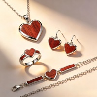 Elegante Conjunto de Joyería de Corazón para Mujer, Acero Inoxidable con Incrustaciones de Madera Roja Natural, Collar, Brazalete, Pendientes y Anillo, Ecológico, OEM