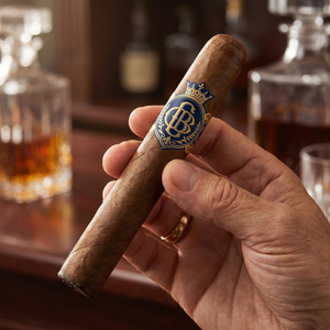 Étiquette adhésive personnalisée avec logo privé, en vinyle imperméable, gaufrée, avec dorure à chaud, pour bande de cigare - Product Image 4