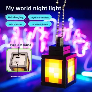 Mini lanterne porte-clés avec pendentif en plastique lumineux - Article le plus vendu - Product Image 4