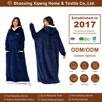 Usine en gros doux moelleux flanelle Sherpa hiver couvertures portables avec manches confort surdimensionné longue couverture à capuche personnalisée
