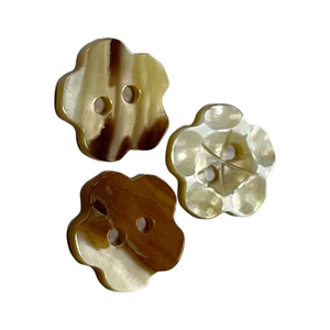 2 개의 구멍 꽃 모양 자연적인 Trocas 포탄 단추 - Product Image 4