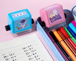 Matemáticas para estudiantes <span class=keywords><strong>de</strong></span> escuela <span class=keywords><strong>primaria</strong></span> Ejercicios después <span class=keywords><strong>de</strong></span> clase Ajuste automático <span class=keywords><strong>de</strong></span> preguntas Sello <span class=keywords><strong>de</strong></span> juguete - Product Image 2